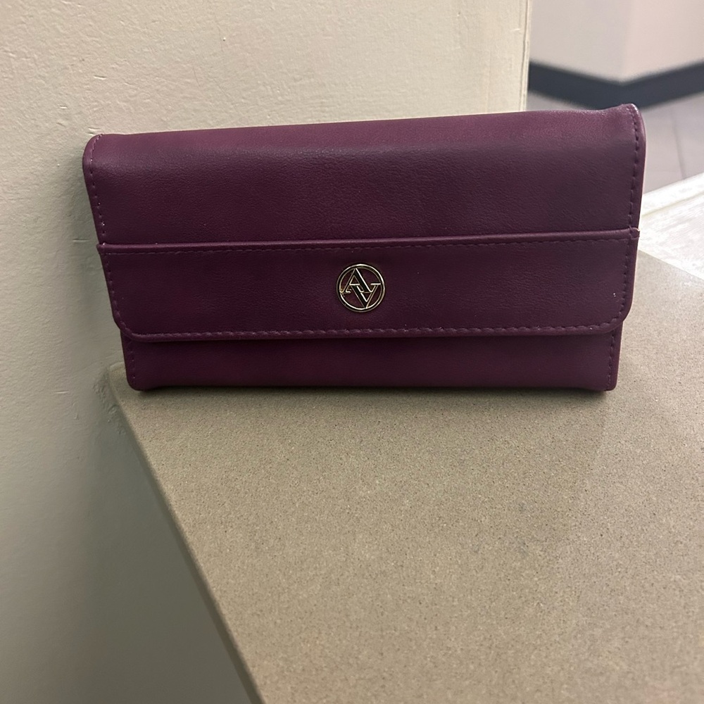 Adrienne Vittadini Elegant Purple Wallet - Picture 7 of 7